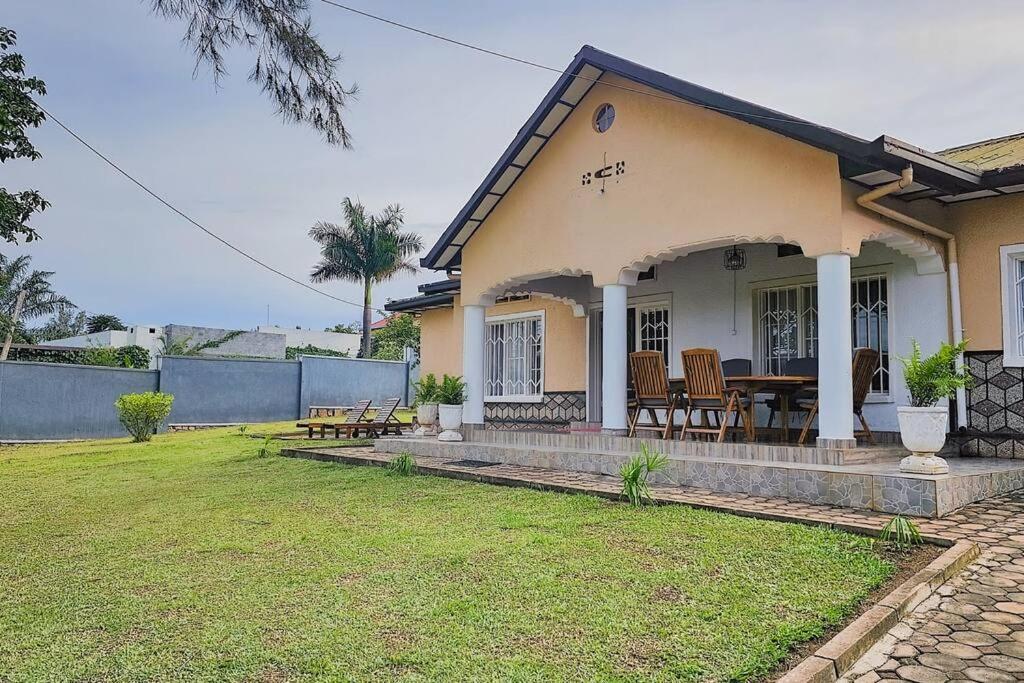 Complete 4-Bedroom House Facing Kigali Golf Course エクステリア 写真