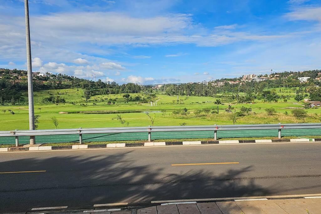 Complete 4-Bedroom House Facing Kigali Golf Course エクステリア 写真