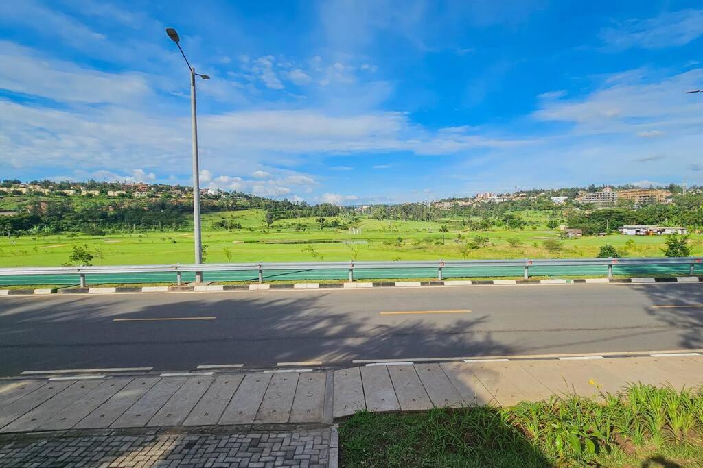 Complete 4-Bedroom House Facing Kigali Golf Course エクステリア 写真