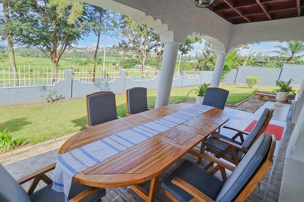 Complete 4-Bedroom House Facing Kigali Golf Course エクステリア 写真