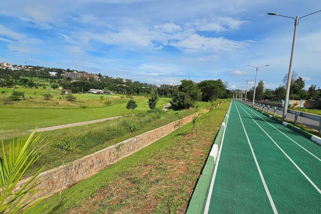 Complete 4-Bedroom House Facing Kigali Golf Course エクステリア 写真